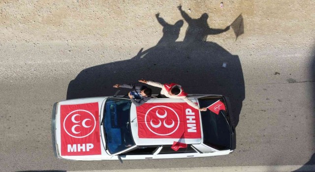 MHP Genel Başkanı Devlet Bahçeli'yi karşılamaya binlerce araç gitti