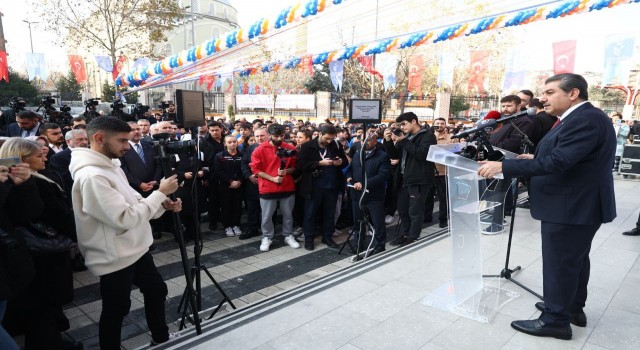 Bakan Kasapoğlu, Esenlerdeki spor kompleksinin açılışına katıldı