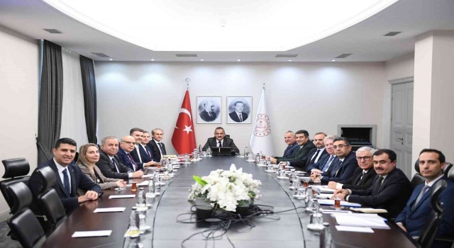 Bakan Özer, özel öğretim kurumlarının temsilcileriyle görüştü