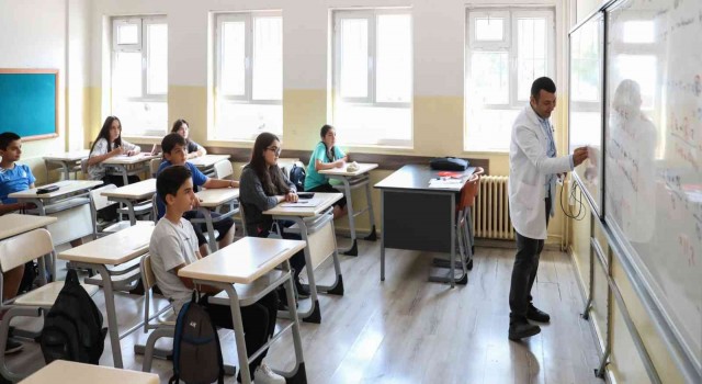 Bakan Özer: “Yarıyıl tatilinde ücretsiz kurslarımız 21 Ocakta başlayacak”