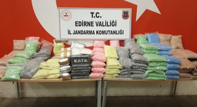 Bakan Soyludan jandarma ekiplerine tebrik