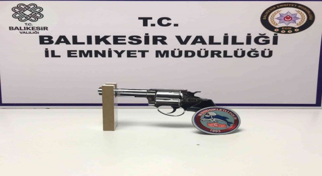 Balıkesirde aranan 26 şahıstan 13ü tutuklandı