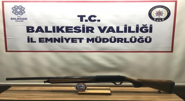 Balıkesirde polis 48 aranan şahsı yakaladı