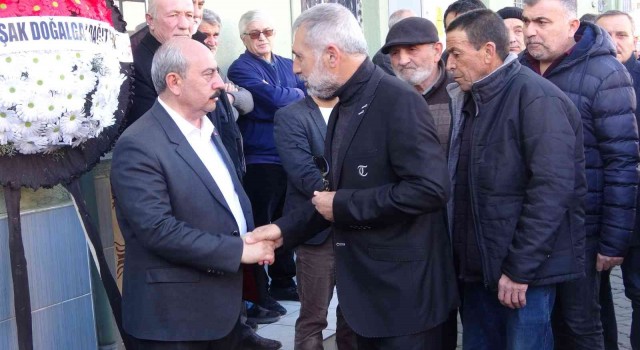 Banaz Belediye Başkanı Zafer Arpacının annesi toprağa verildi