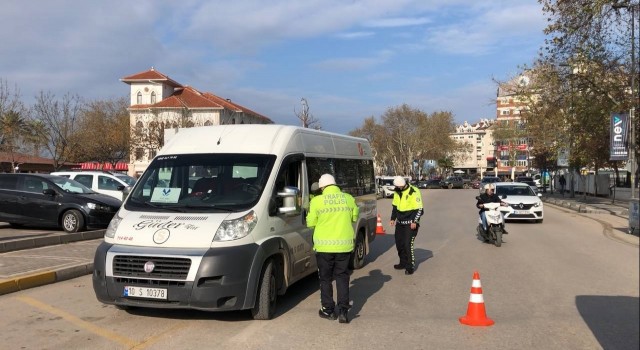 Bandırmada servis araçlarına trafik denetimi