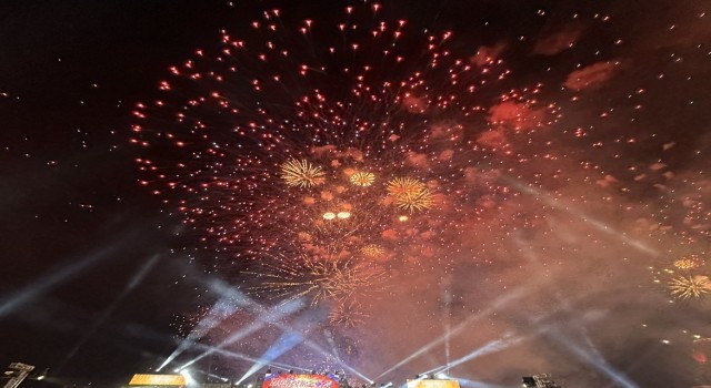 Bangkok yeni yıla coşkuyla girdi