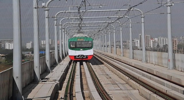 Bangladeşin ilk metrosu hizmete girdi