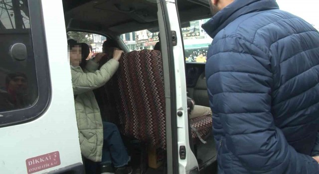 Başakşehirde korsan öğrenci servisi yakalandı