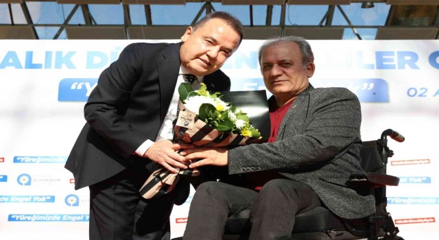 Başkan Böcek, Sakatlar Derneği Başkanı Karavuralı danışman atadı