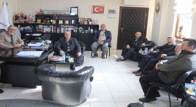 Başkan Bozkurta kilitli taş yol çalışmaları ve yatırımlar için teşekkür