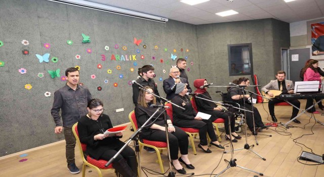 Başkan Büyükkılı. Engelsiz Yaşam Merkezinde Özel Vatandaşlarla Buluştu