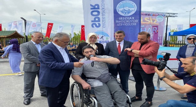 Başkan Büyükkılıçtan 3 Aralık Dünya Engelliler Günü Mesajı
