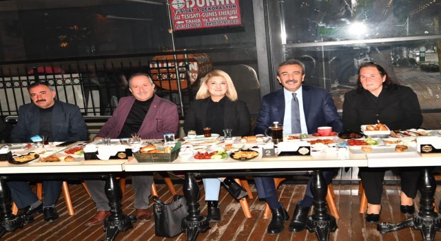 Başkan Çetin: Yerel yönetimler muhtarlara destek olmalı