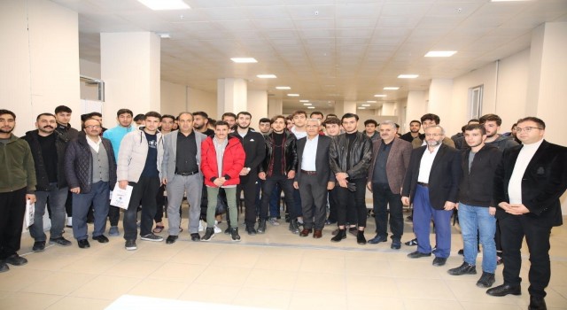Başkan Güderden öğrencilere tavsiyeler
