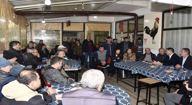 Başkan Günel vatandaşların sorunlarını dinliyor