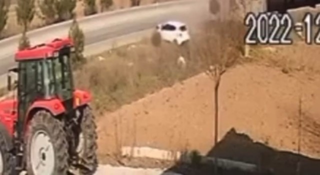Batmanda otomobil defalarca takla attı, o anlar güvenlik kamerasına yansıdı
