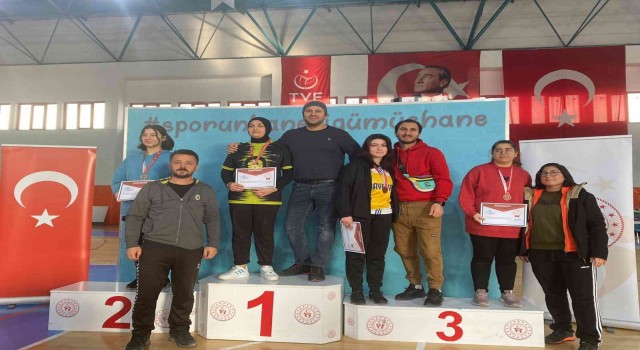 Bayburt bilek güreşinde Türkiye finallerinde