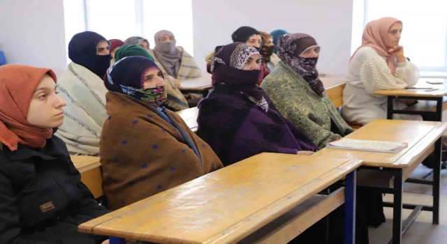 Bayburtlu kadınlar Köy Yaşam Merkezlerinde modern tarım yöntemlerini öğreniyor
