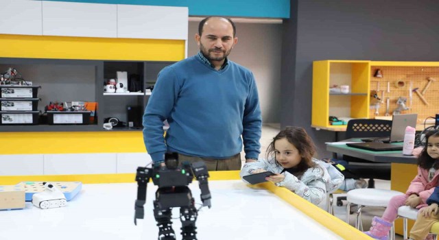 Bayburtta minik öğrenciler Tasarım Beceri Merkezinde atölye çalışmasına katıldı