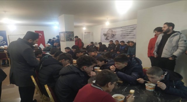 Bayburtta öğrenciler sabah namazında Ulu Camide buluştu