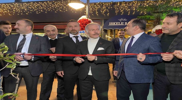 Bayrampaşa Belediye Başkanı Aydıner balık restoranı açılışına katıldı