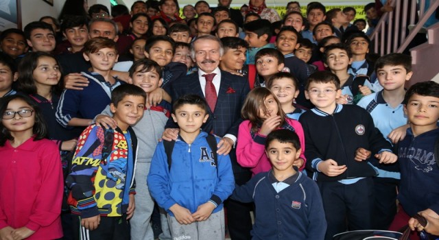 Bayrampaşa Belediyesinden 3 bin 283 öğrenciye burs