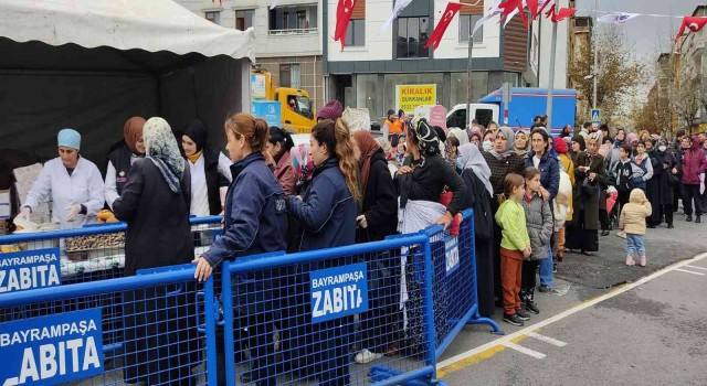 Bayrampaşada yapılan Balık Festivalinde 3 ton hamsi dağıtıldı