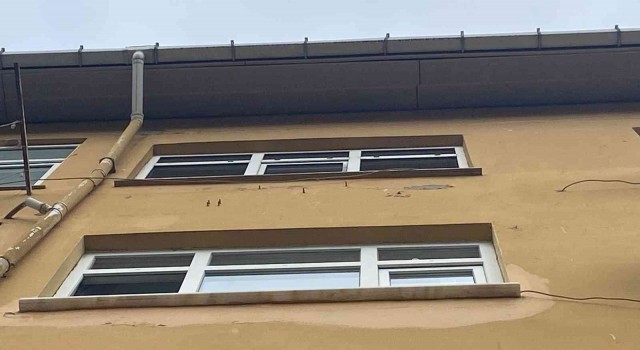 Beşiktaşta feci olay: 2 yaşındaki çocuk 5. kattan düşüp öldü