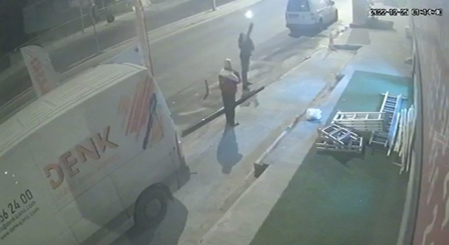 Beylikdüzünde gündüz kavga etti, akşam evine ateş etti