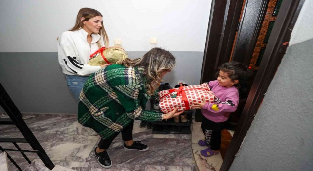 Bucal Belediyesinden çocuklara yılbaşı hediyesi