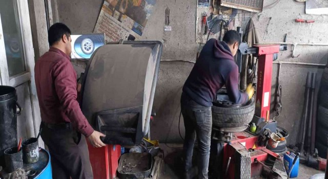Bulanıktaki oto lastikçilerde yoğunluk