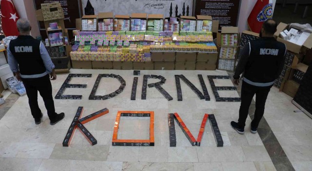 Bulgaristandan gelen tırda 20 milyon TLlik gümrük kaçağı ürün ele geçirildi