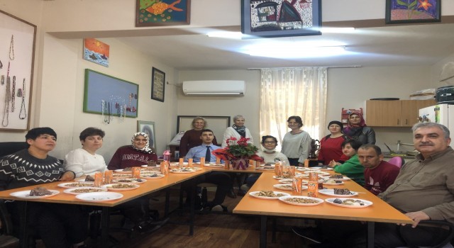 Burhaniyede engellilere ziyaretler devam ediyor