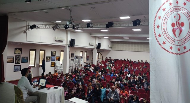 Burhaniyede Sporcu Sağlığı Semineri düzenlendi