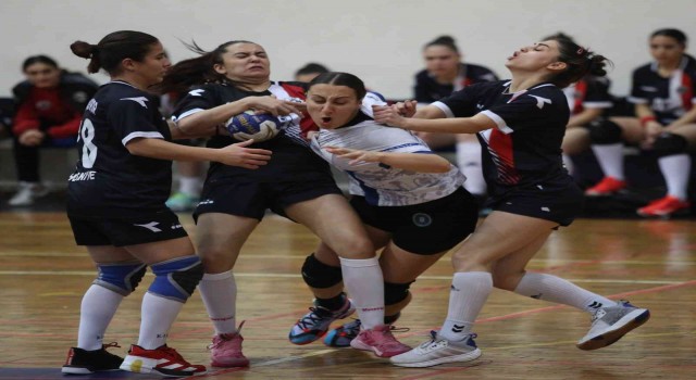 Bursa Büyükşehir Belediyespor sahasında takipçisi Aksaray Belediyesporuda mağlup etti