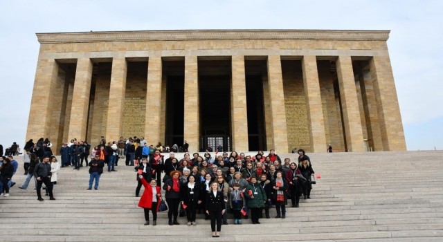 Bursa Kız Lisesi Mezunları Derneğinden Ankara çıkarması