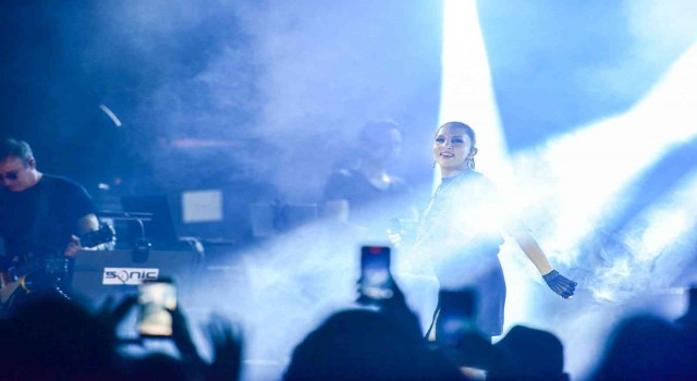 Bursada festival ateşi Sertab Erener ile yandı