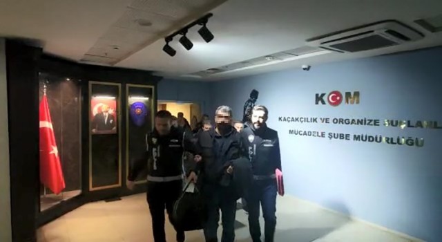 Bursada gaygubet evlerine baskın 9 gözaltı