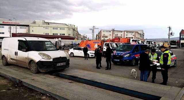 Bursada jandarma 700 kilo kaçak sakatat ele geçirdi
