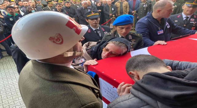 Bursalı şehit gözyaşları eşliğinde son yolculuğuna uğurlandı