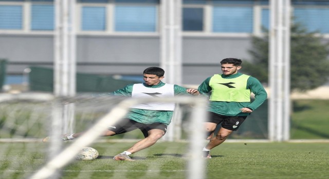 Bursasporda hücum ve savunma çalışması yapıldı