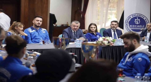 Büyükakından sporculara: Saha içinde ve dışında dünyanın farklı ülkelerinde elçilerisiniz