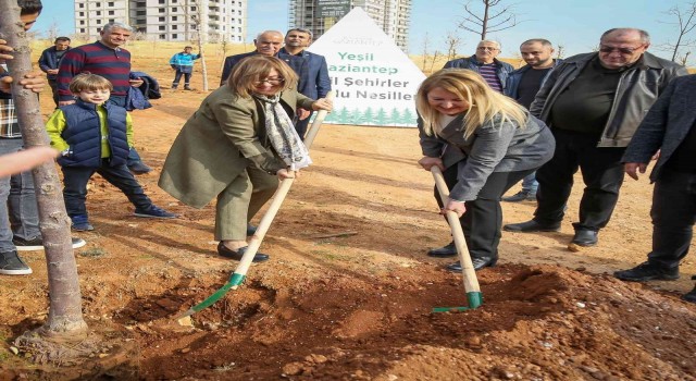 Büyükşehir, ODTÜ mezunları derneği iş birliğinde 5 bin metrekarelik alanı ağaçlandırdı