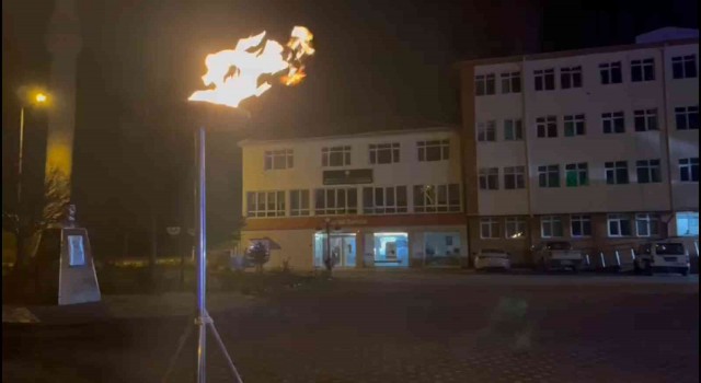 Büyükşehir, Sarıoğlan ve Akkışlada doğalgaz meşalesini yaktı