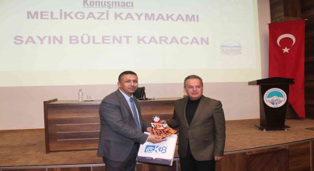 Büyükşehirin ‘Değer Gençlik Seminerine Kaymakam Karacan konuk oldu