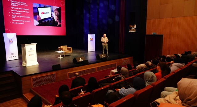 Çağımızın en büyük sorunlarından bir tanesi: Dijital Çocukların Ebeveyni Olmak