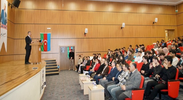 ÇAKÜde Azerbaycanın tarihine ışık tutuldu
