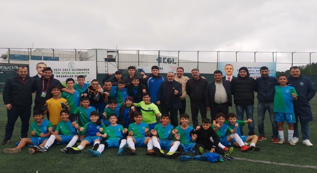 Çayırova Belediyesinden 1 kupa, 8 madalya