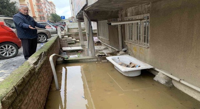 CHPli belediyeye lağım tepkisi: Sanki çocuk kandırıyorlar