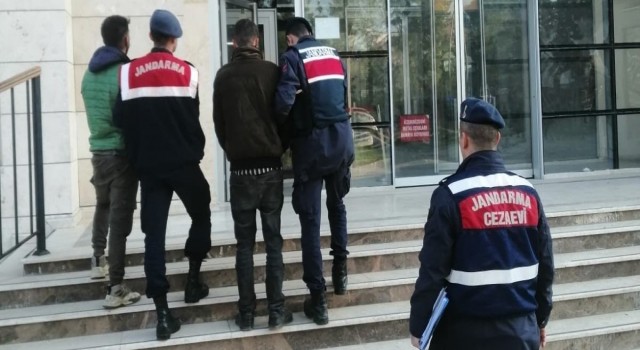 Çinede inşaattan malzeme çalan hırsızlar tutuklandı